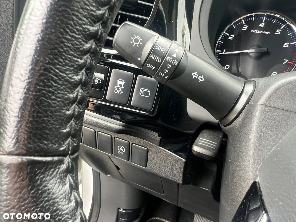 Mitsubishi Outlander - 23