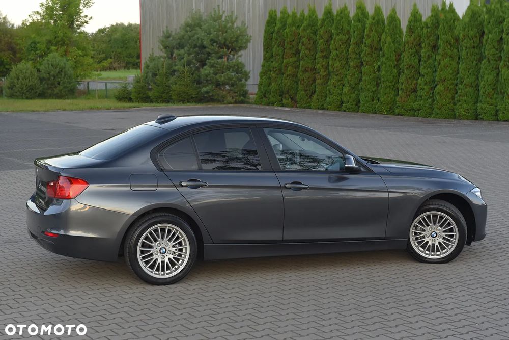 BMW Seria 3 316i - 20