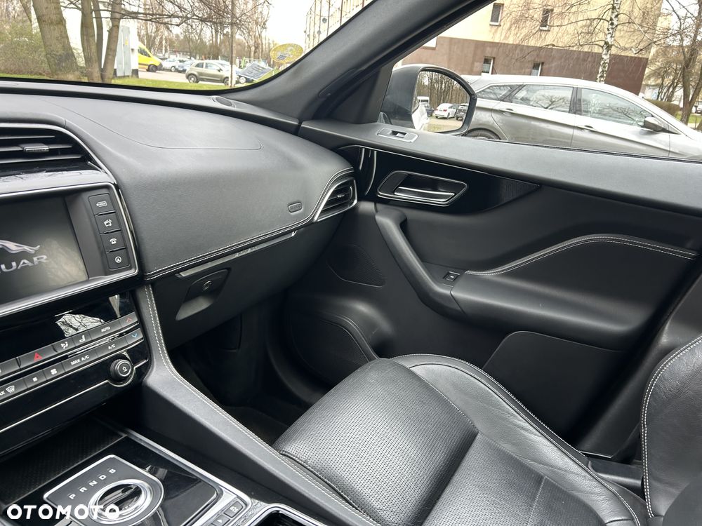 Jaguar F-Pace 2.0 i4D AWD R-Sport - 34