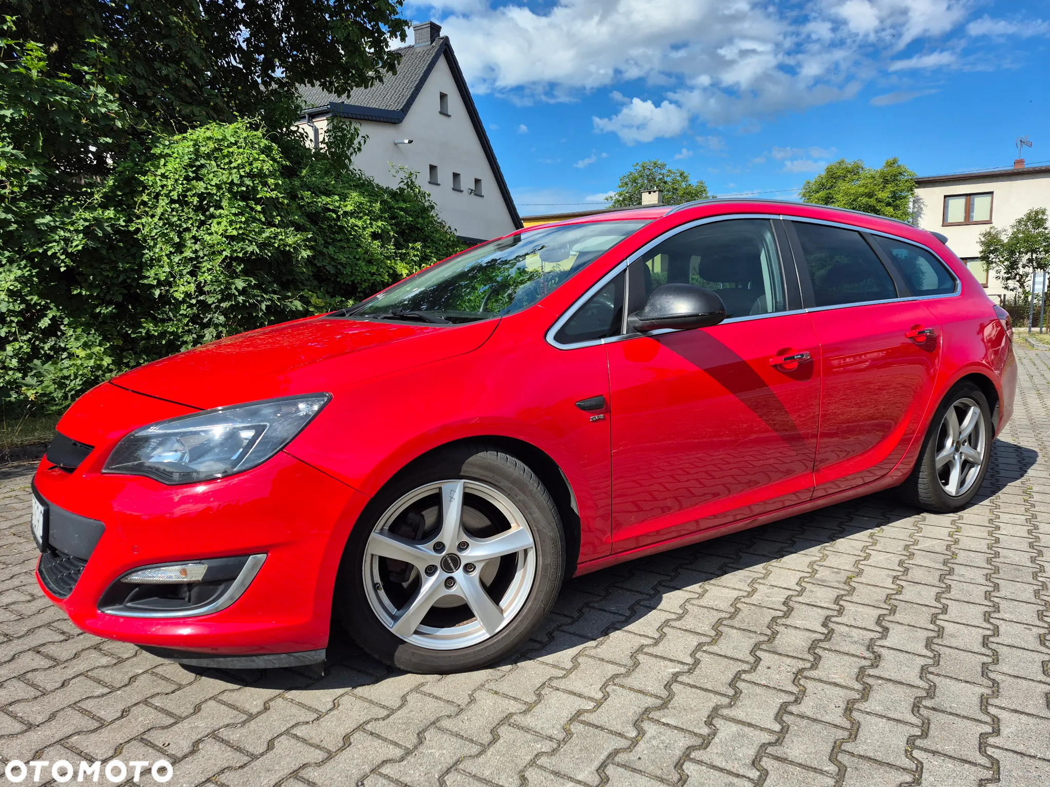 Opel Astra 2.0 CDTI DPF Sports Tourer Design Edition - 2
