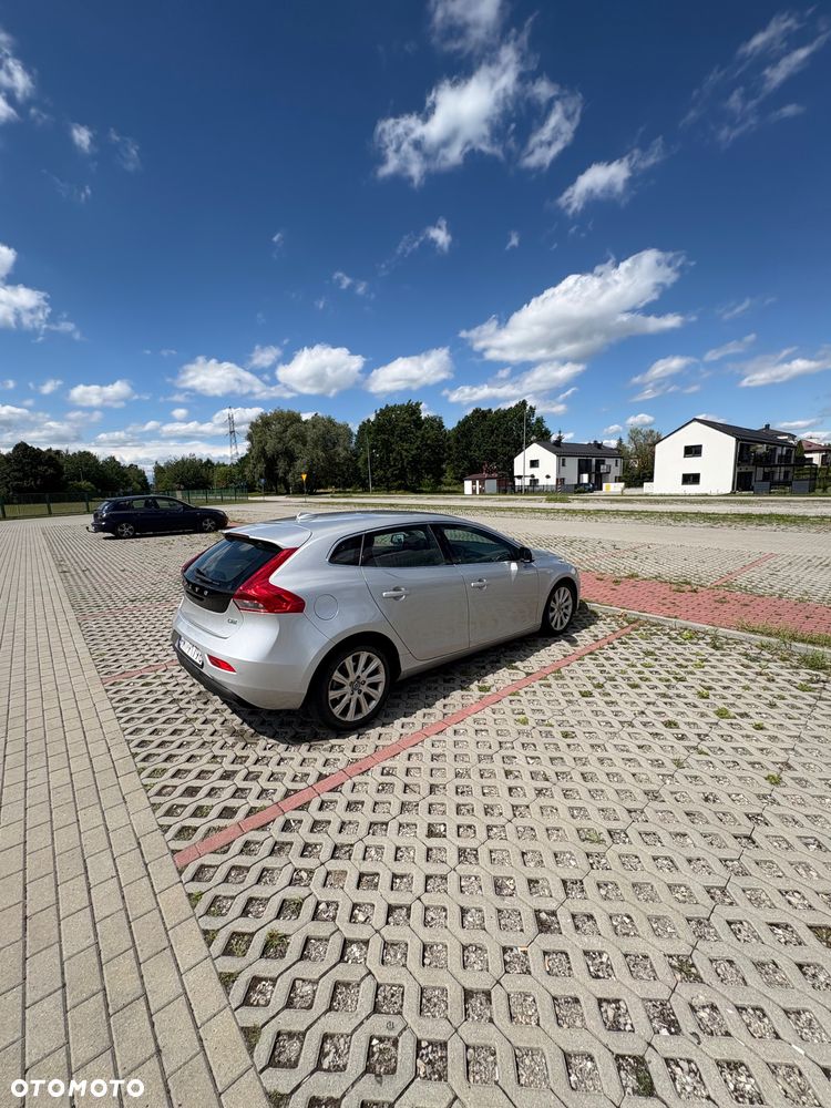 Volvo V40 D2 Momentum - 2