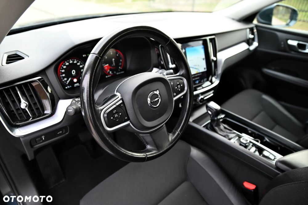 Volvo V60 D4 Geartronic Momentum Pro - 23