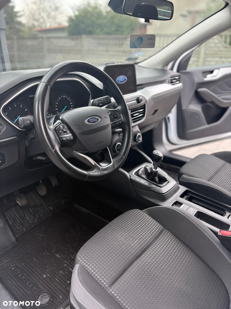 Ford Focus 1.0 EcoBoost Connected - 11