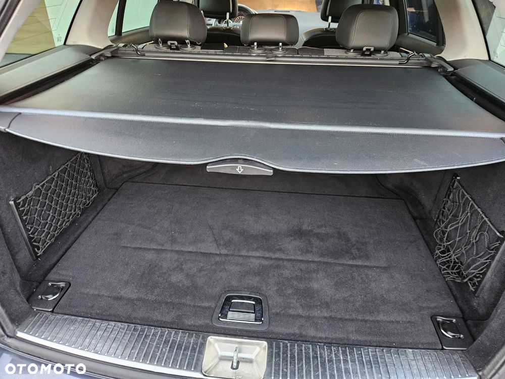 Mercedes-Benz Klasa C 180 T CGI Automatik BlueEFFICIENCY Avantgarde - 12
