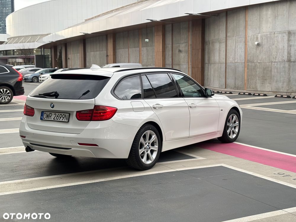 BMW Seria 3 318d Sport Line - 5