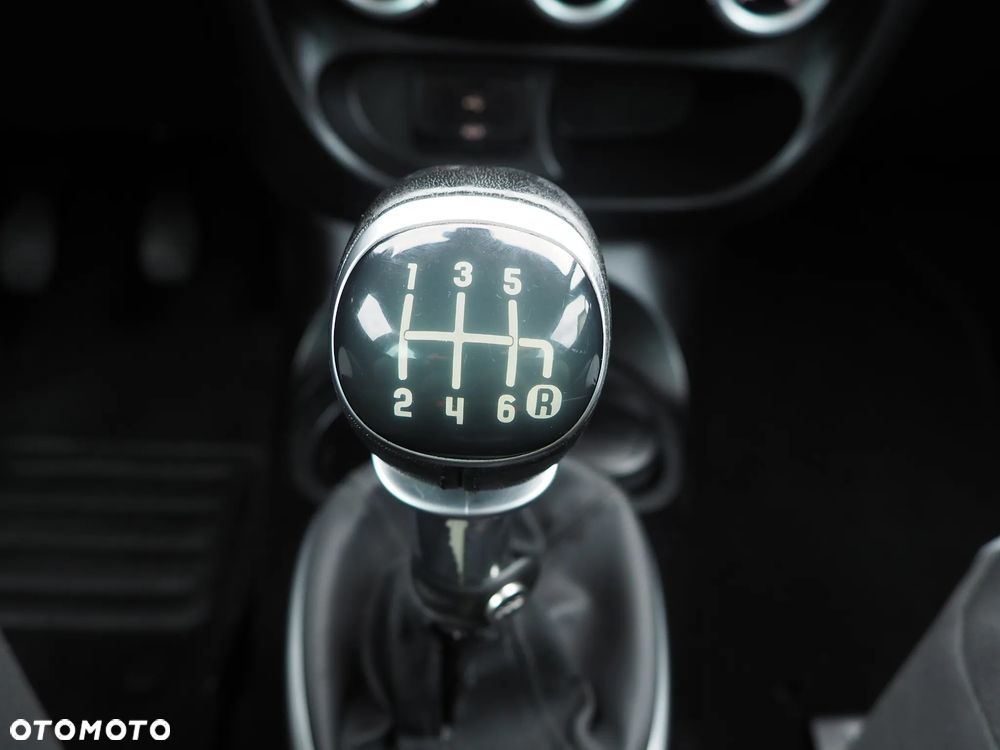 Fiat 500L 1.4 16V Urban Edition - 25