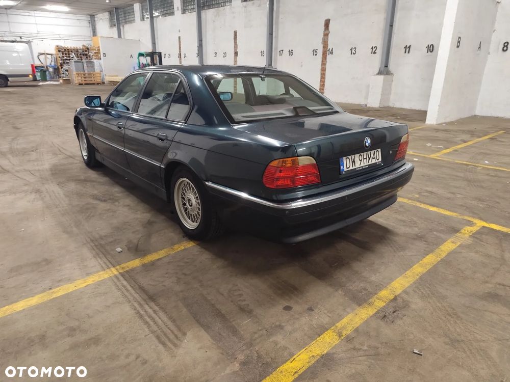 BMW Seria 7 - 20