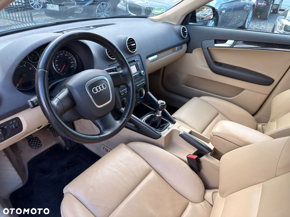 Audi A3 Sportback 1.6 FSI Ambiente - 10