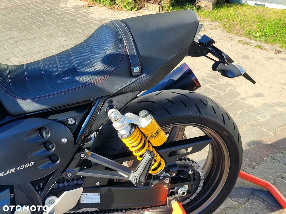 Yamaha XJR - 14
