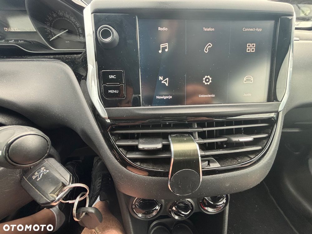 Peugeot 208 1.2 PureTech GPF Signature S&S - 4