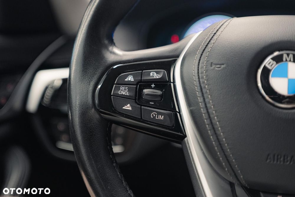 BMW Seria 5 520d xDrive Luxury Line - 25
