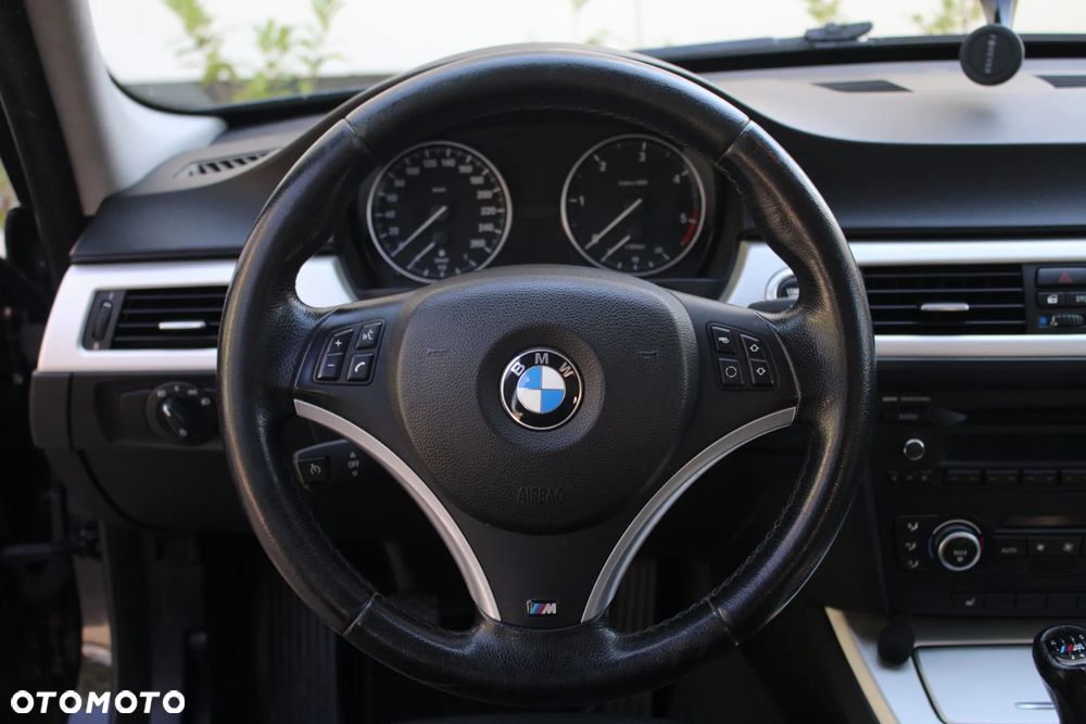 BMW Seria 3 320d - 26
