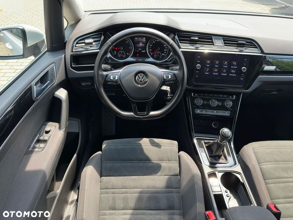 Volkswagen Touran 2.0 TDI BMT Highline - 11
