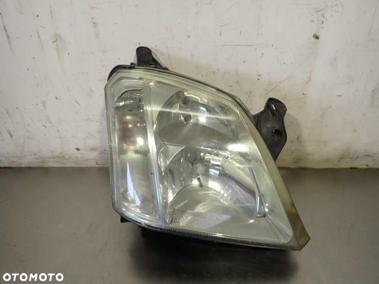 LAMPA PRAWA PRZEDNIA OPEL MERIVA A - 1