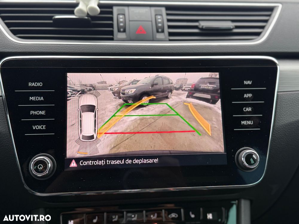 Skoda Superb 2.0 TDI DSG Premium Edition - 21