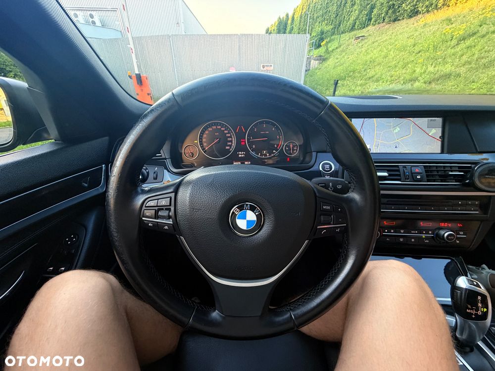 BMW Seria 5 520d Sport-Aut - 36
