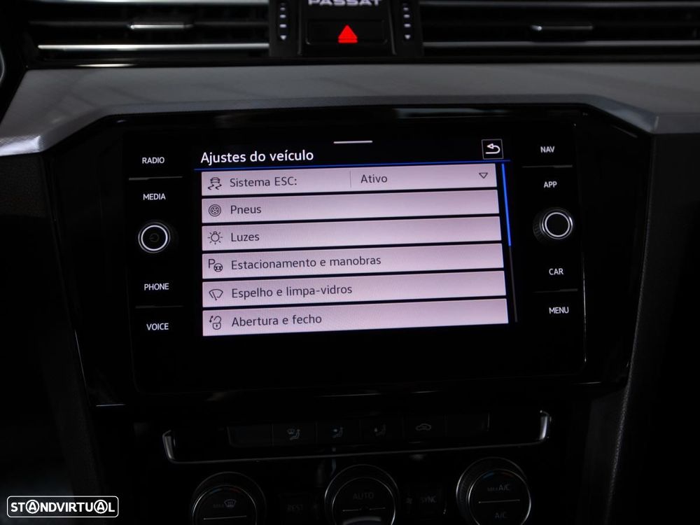 VW Passat 1.6 TDI Business DSG - 24