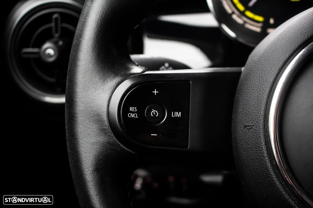 MINI 3 Portas Cooper SE Essential - 14