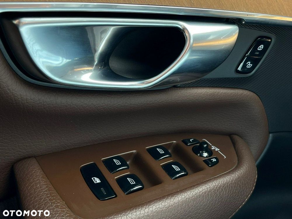Volvo XC 90 - 38