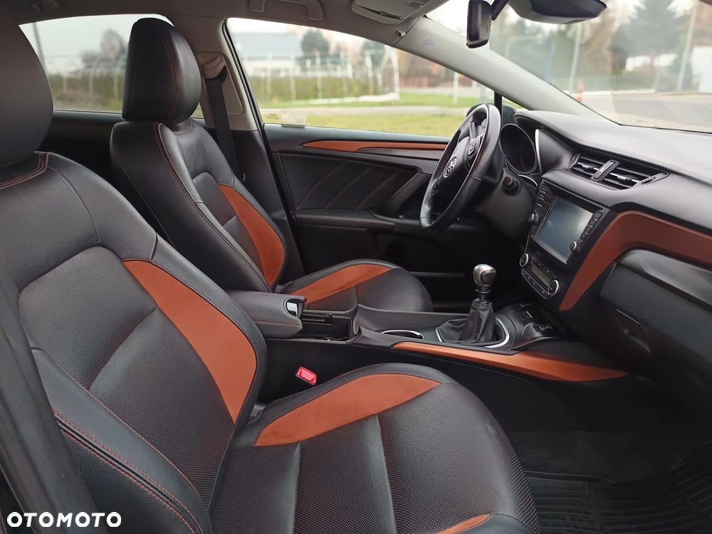 Toyota Avensis 1.8 Premium - 2