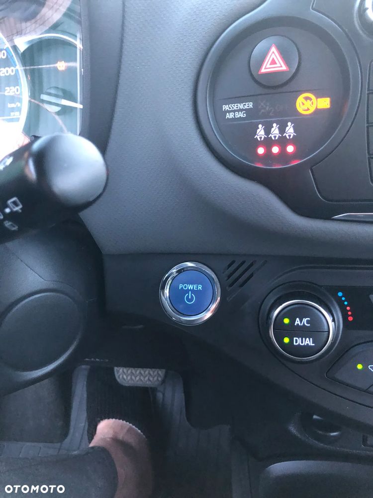 Toyota Yaris Hybrid 100 Selection Passion - 24