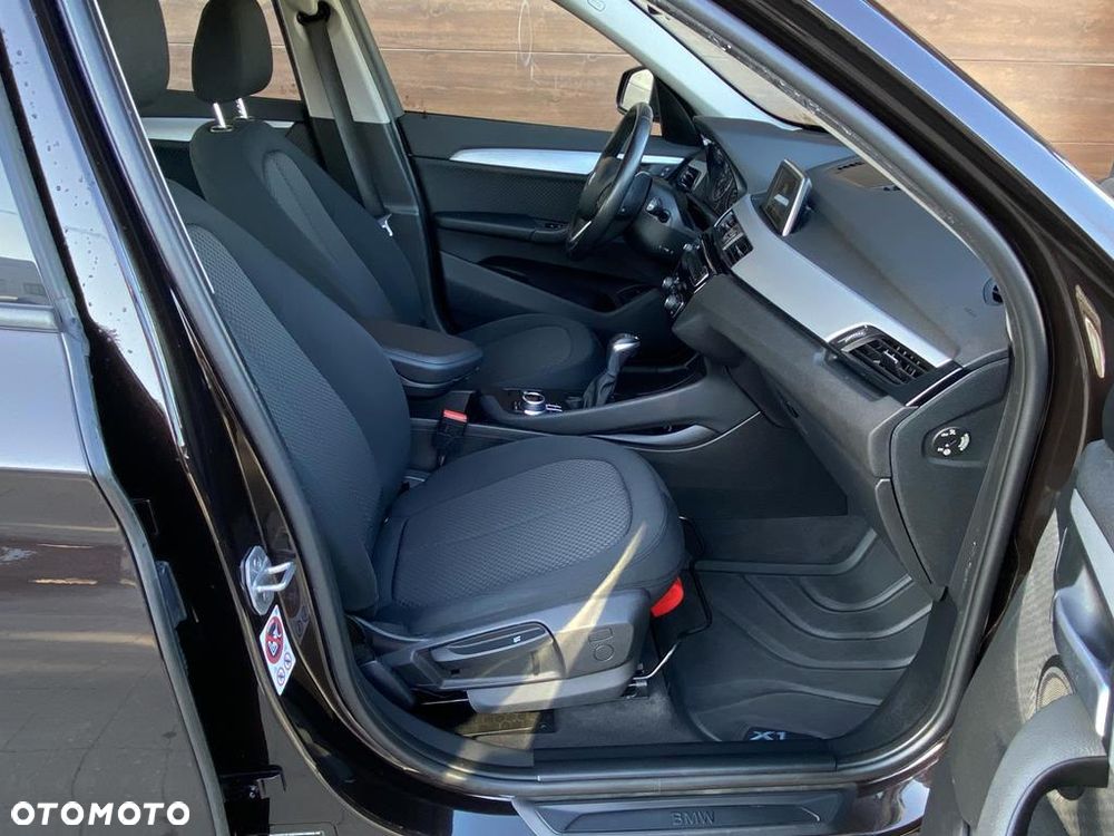 BMW X1 sDrive20i Advantage - 39