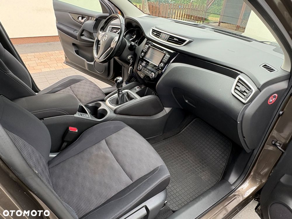 Nissan Qashqai 1.2 DIG-T N-Vision - 19