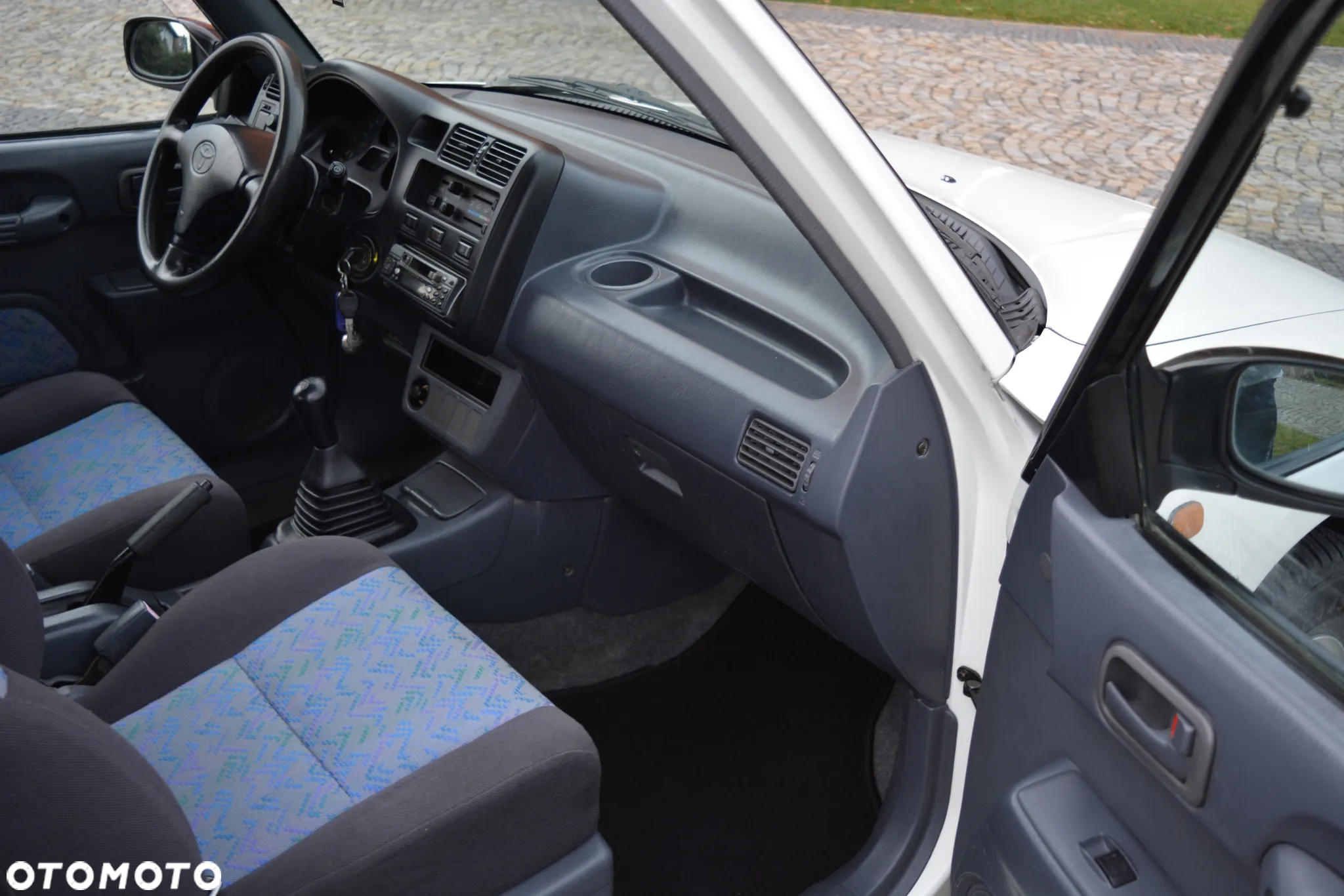 Toyota RAV4 2.0 - 16