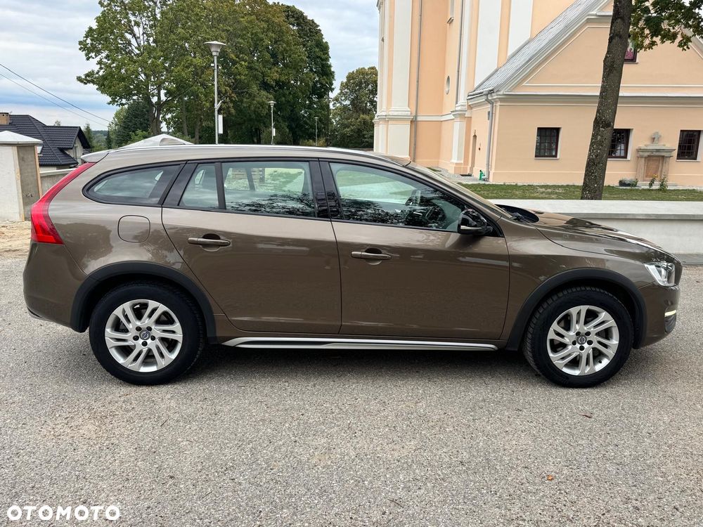 Volvo V60 Cross Country D3 Drive-E Momentum - 9