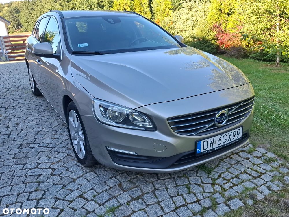 Volvo V60 D3 Drive-E Momentum - 6