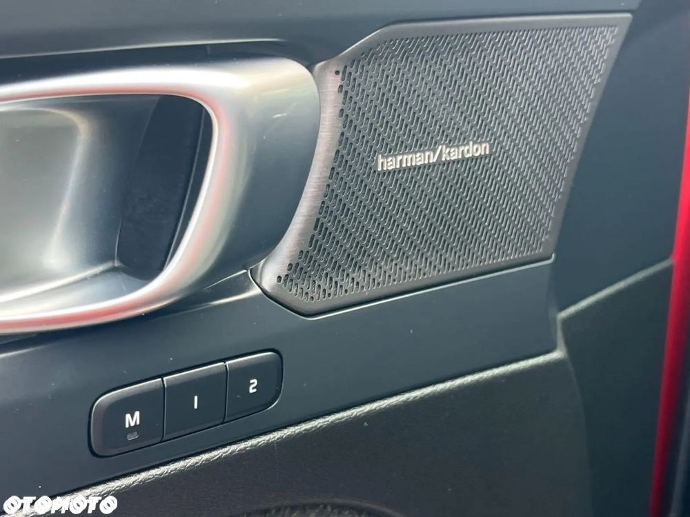 Volvo XC 40 B4 AWD Ultimate Dark - 31