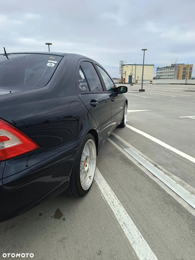 Mercedes-Benz Klasa C 180 Kompressor Classic Sport Edition - 14