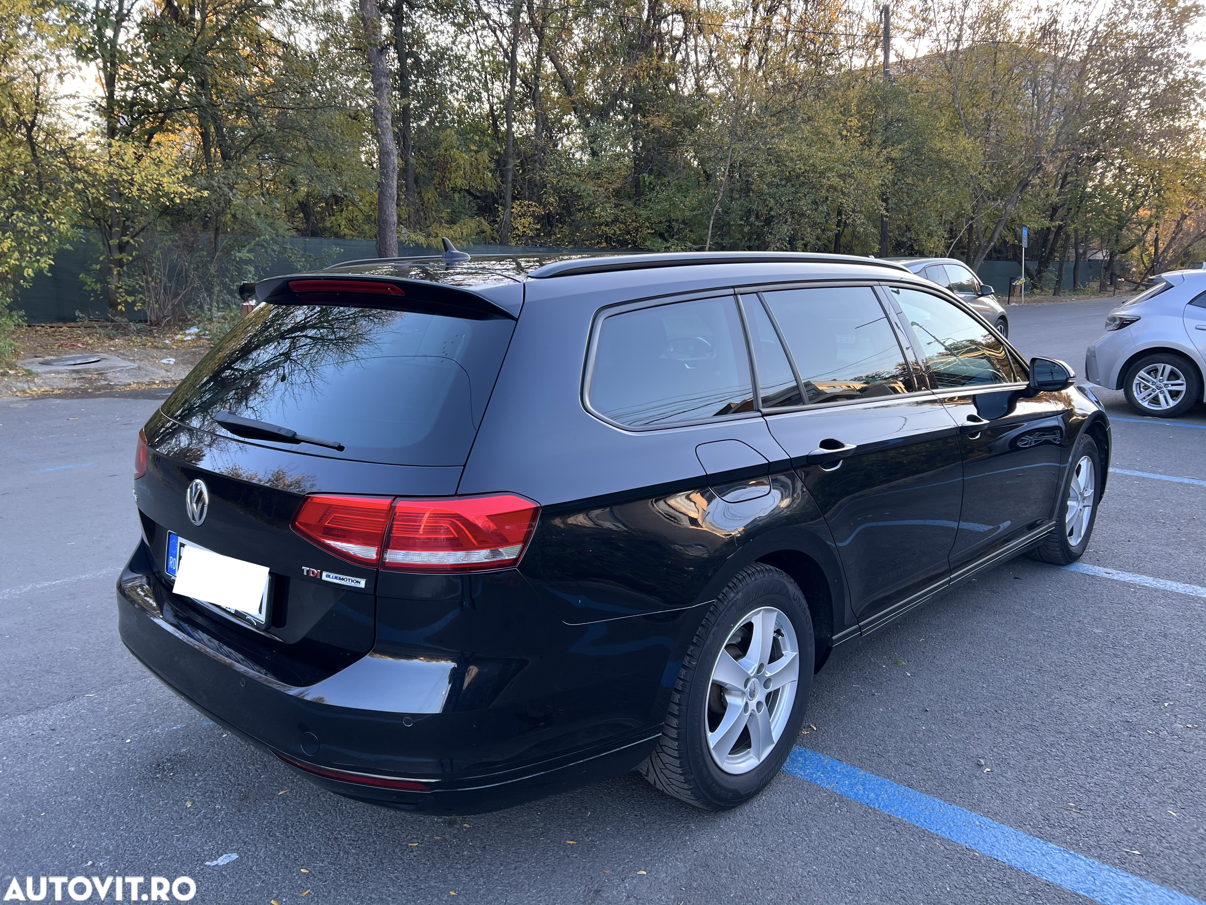 Volkswagen Passat 1.6 TDI Comfortline - 11