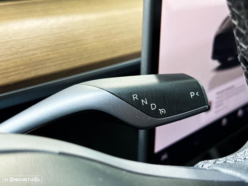 Tesla Model Y Long Range Dual Motor AWD - 44