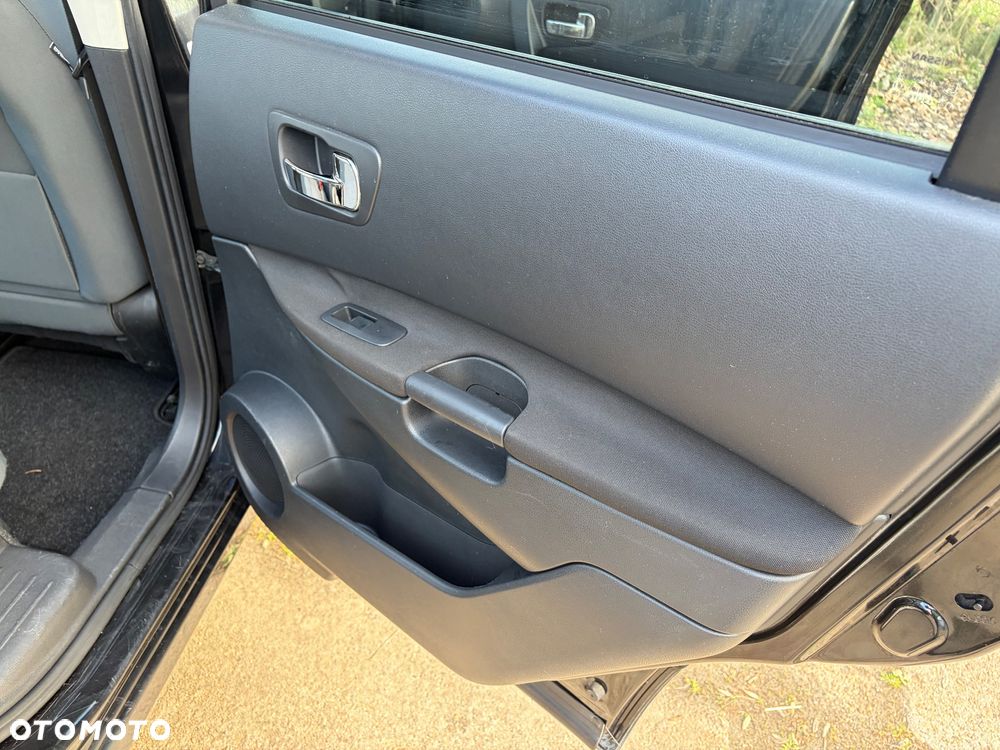 Nissan Qashqai+2 - 24