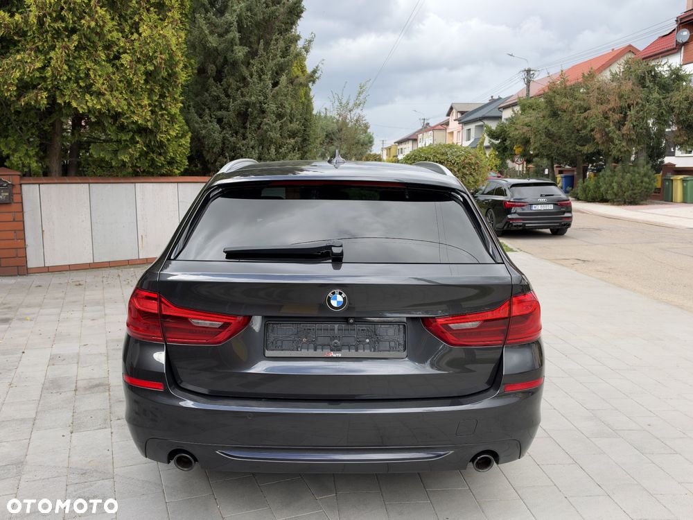 BMW Seria 5 520d Sport Line sport - 9
