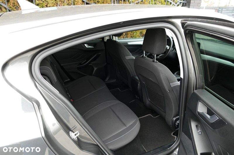 Ford Focus - 27