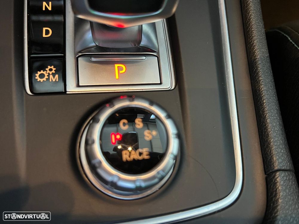 Mercedes-Benz A 45 AMG 4Matic Speedshift 7G-DCT PETRONAS 2015 World Champion Edition - 22