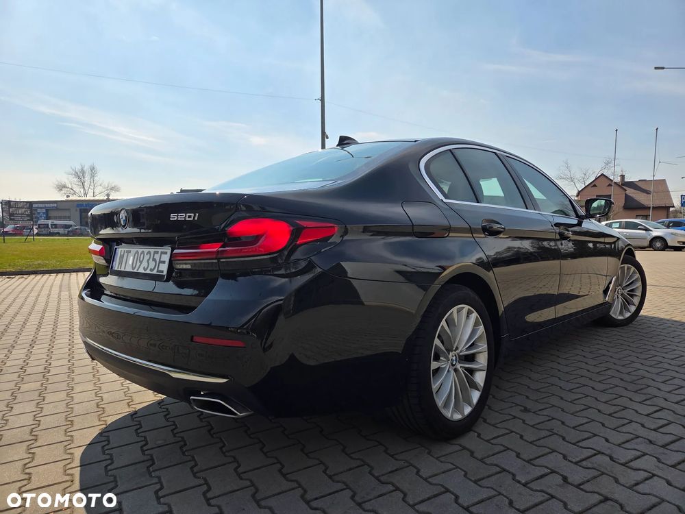 BMW Seria 5 520i Luxury Line sport - 26