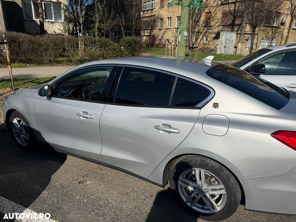 Ford Focus - 8