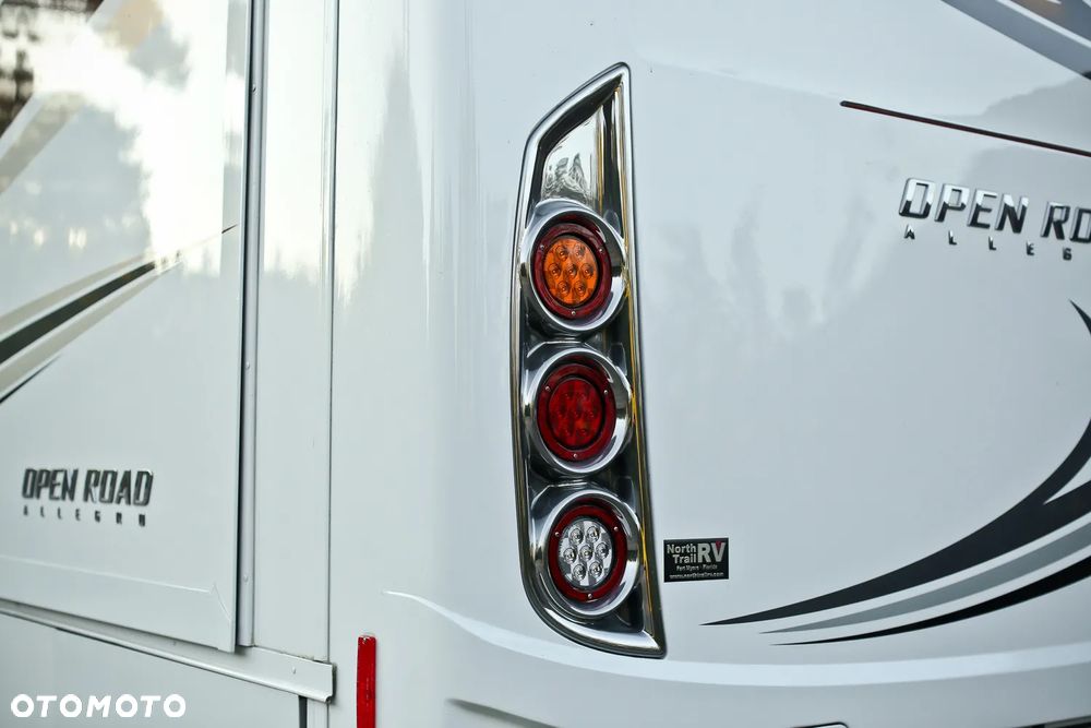 Ford F53 Tiffin - 7