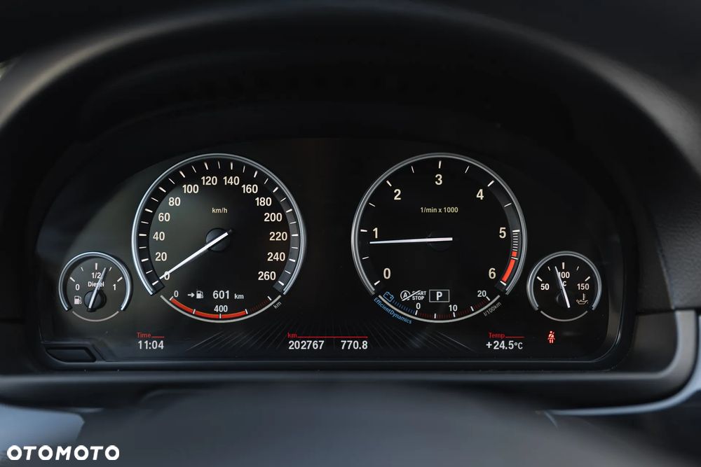 BMW Seria 5 520d xDrive - 11