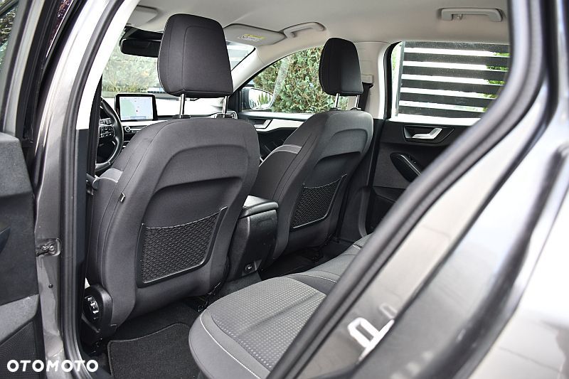 Ford Focus 1.5 EcoBlue Start-Stopp-System TITANIUM DESIGN - 19