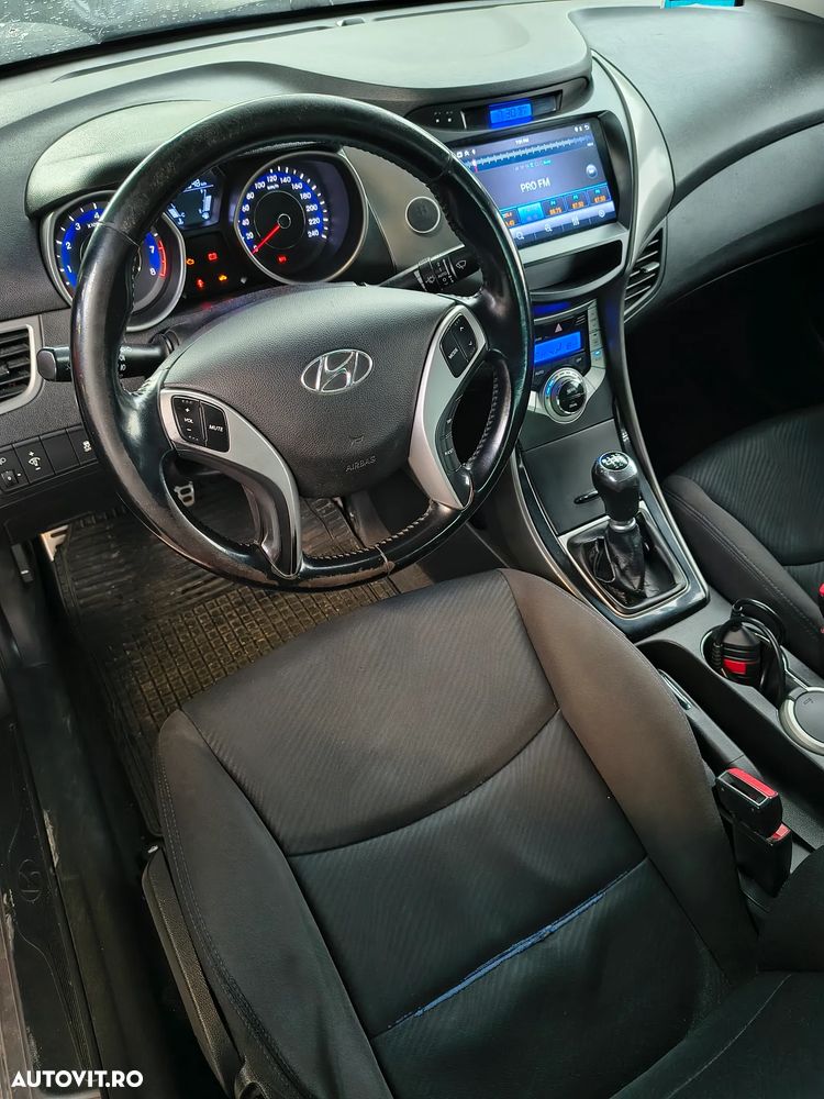 Hyundai Elantra 1.6 MPi - 15