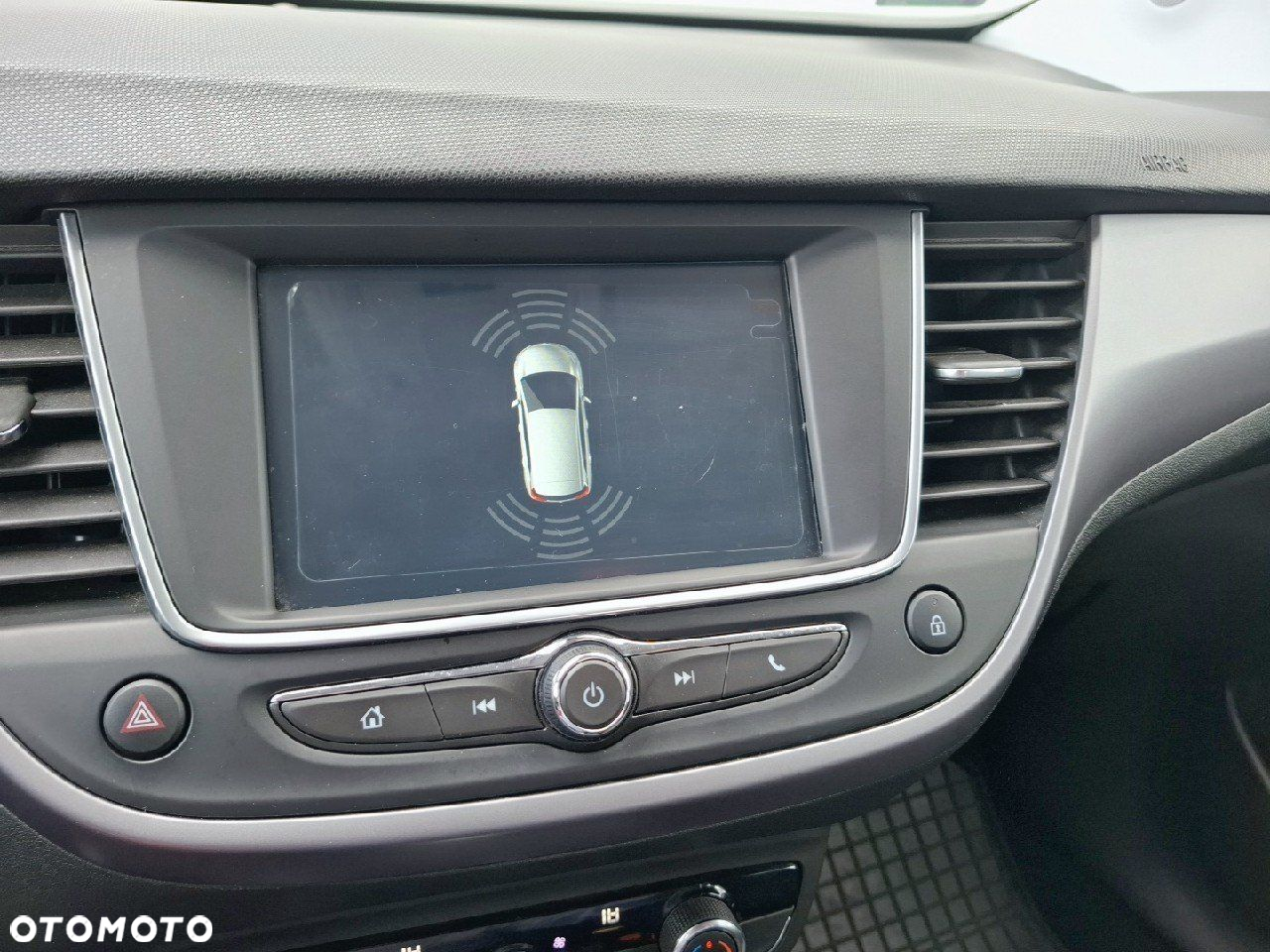 Opel Crossland X - 21