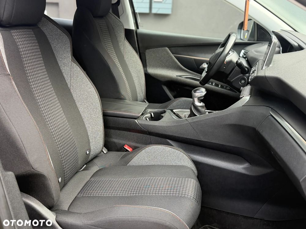 Peugeot 3008 PureTech 130 Stop & Start GPF Active Business-Paket - 32