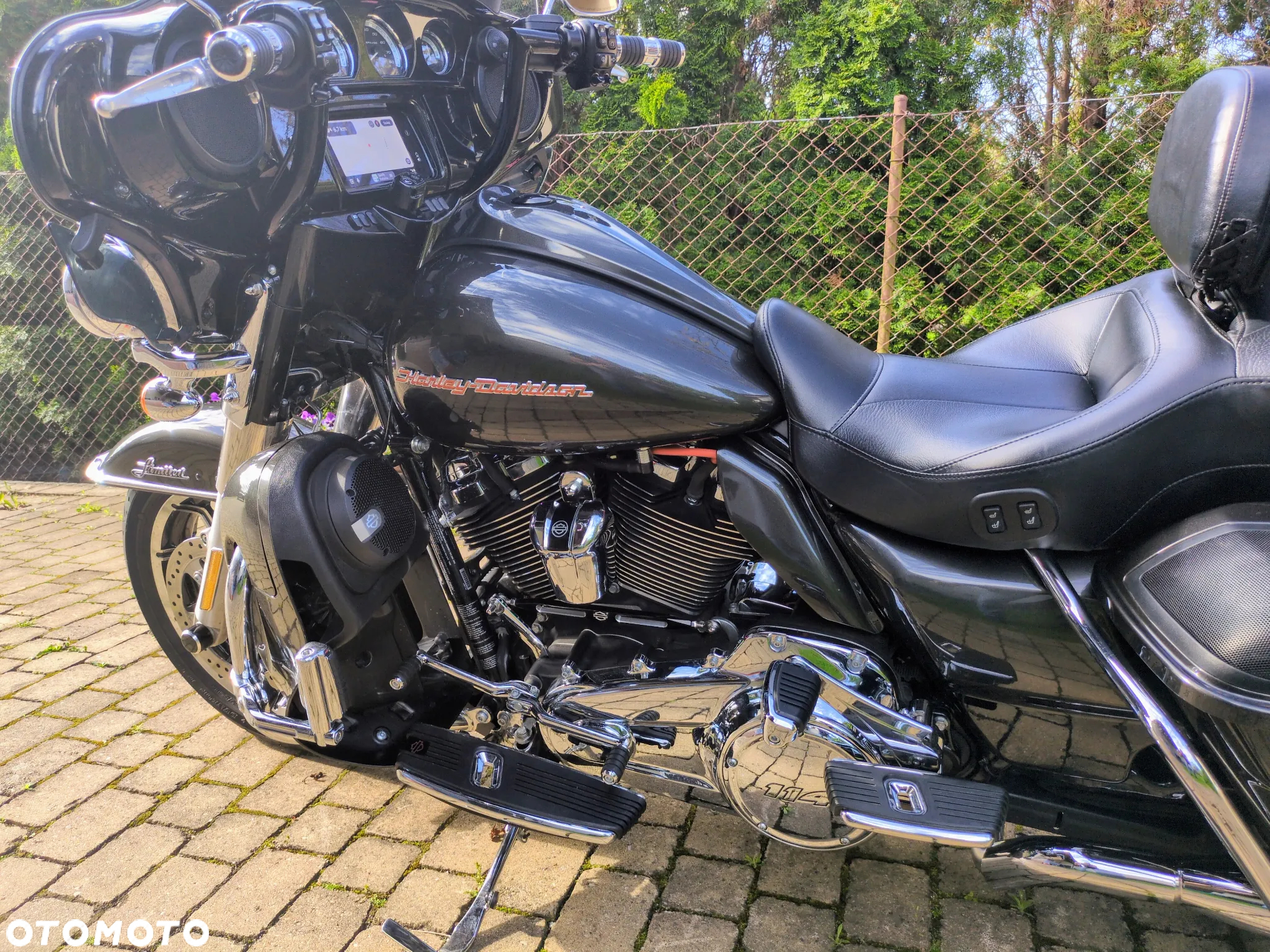 Harley-Davidson FLHTCU Ultra - 2
