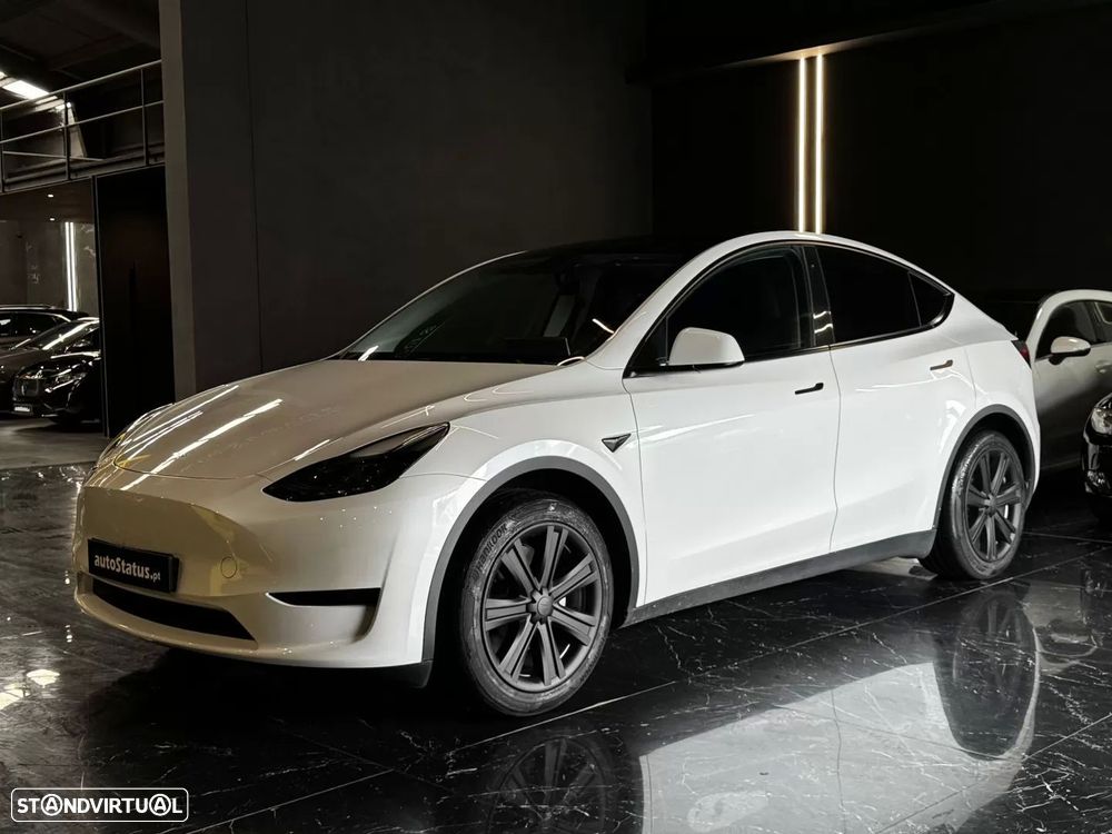 Tesla Model Y - 11