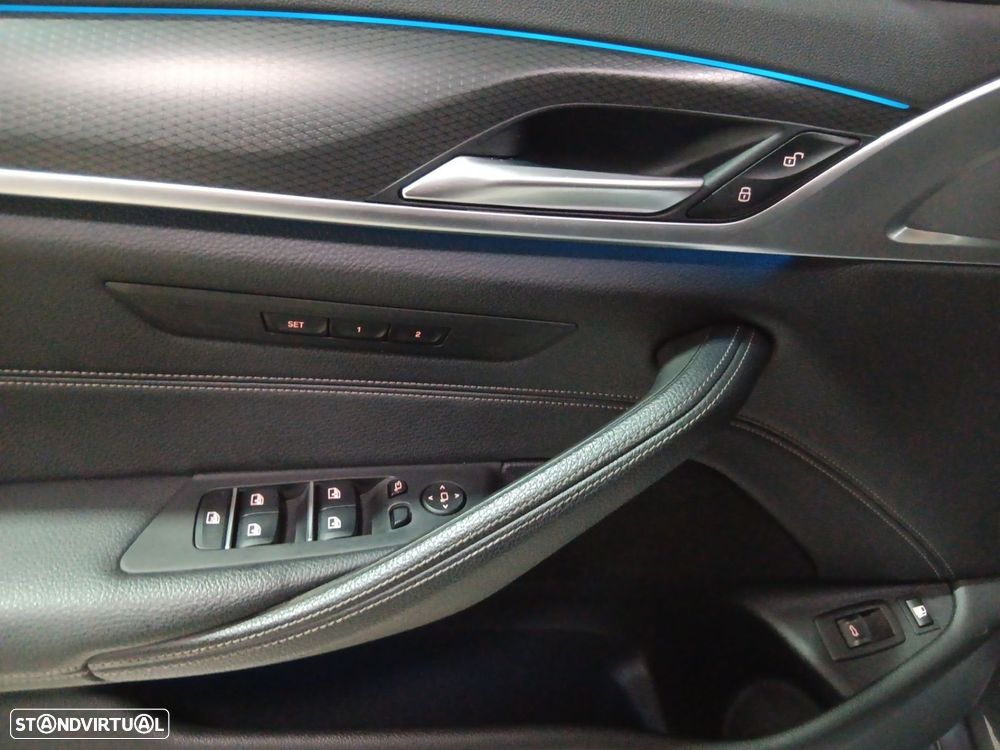 BMW 520 e Pack M - 16