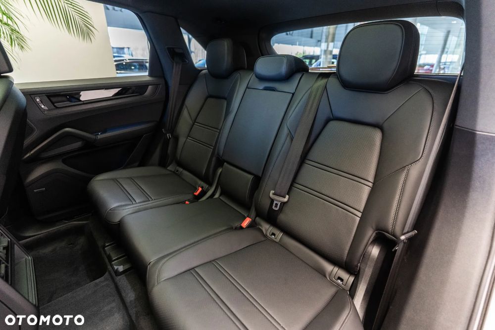 Porsche Cayenne E-Hybrid PHEV Black Edition - 11